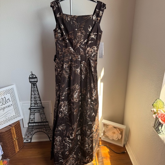 NWT Kay Unger Theodora Metallic Floral Sleeveless Gown Maxi Dress Sz 8 - Picture 6 of 12